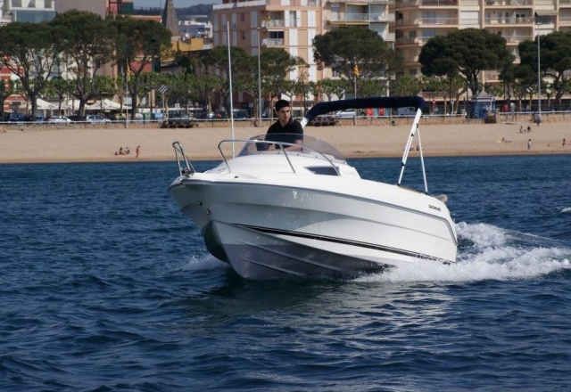 navega por la costa